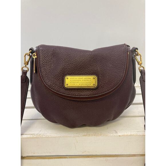 MARC JACOBS SMALL PURPLE PLUM SMALL PEBBLED LEATHER WOMENS CROSSBODY BAG - Picture 1 of 15